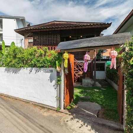 Хостел Nearthepark Backpack House Чиангмай Экстерьер фото